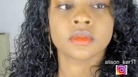 Snapshot of alison_ker chatting on 12/19/25, 09:38 Sofias house online show from 12/19/25, 09:38