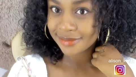 Snapshot of alison_ker chatting on 04/24/26, 01:52 Sofias house online show from 04/24/26, 01:52
