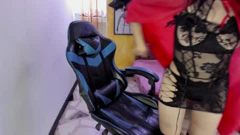 ALISON MOON online show from 10/30/25, 01:23