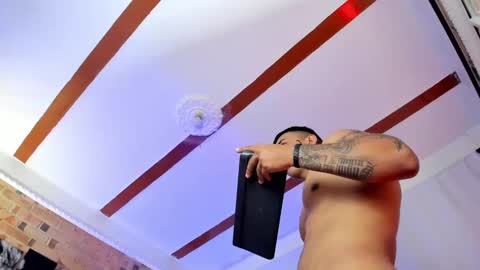 Snapshot of alison_thomas1 chatting on 12/20/24, 06:13 alison online show from 12/20/24, 06:13