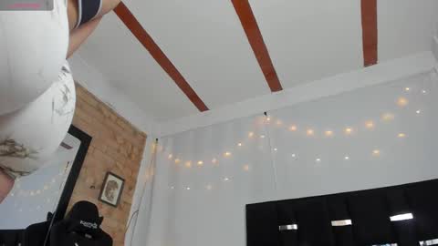 Snapshot of alison_thomas1 chatting on 09/13/25, 04:07 alison online show from 09/13/25, 04:07