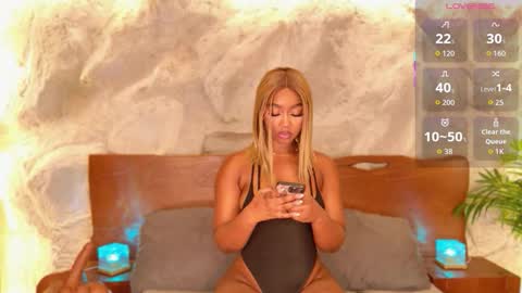 Snapshot of alisoon_moon chatting on 02/07/26, 10:46 Alison Moon online show from 02/07/26, 10:46