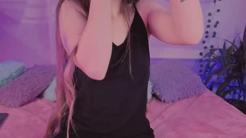 Mia online show from 09/18/25, 09:28