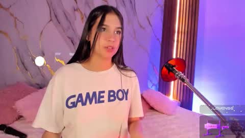 Mia online show from 11/25/25, 08:42