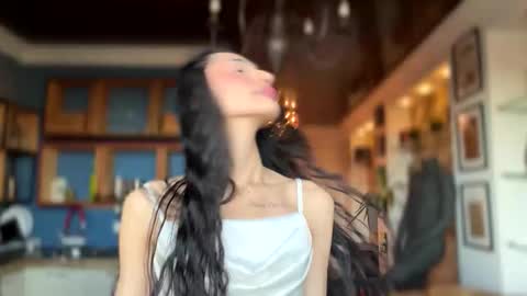 Alissa online show from 10/13/25, 10:37