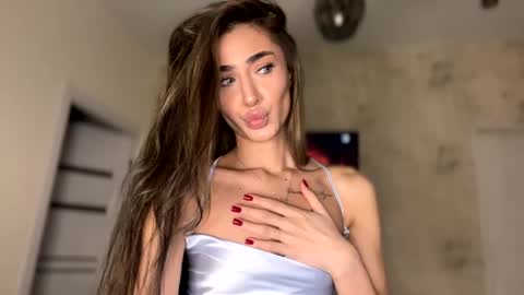 Alissa online show from 04/17/26, 01:03