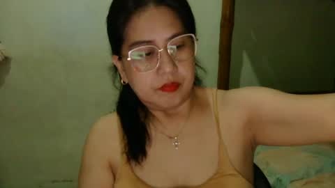 alissalove18 online show from 06/17/26, 04:37