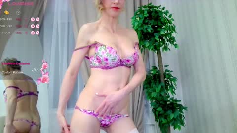 im Allise online show from 03/08/25, 04:23