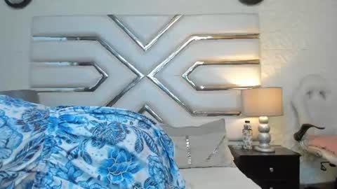 Snapshot of alissbluumm chatting on 06/16/26, 01:25 alissbluumm online show from 06/16/26, 01:25