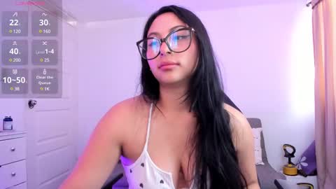 Snapshot of alissia_viera chatting on 02/19/25, 12:55 iraide online show from 02/19/25, 12:55