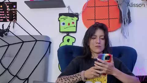 alisson0002 online show from 10/18/25, 07:03