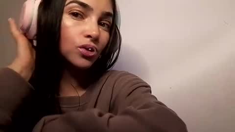 Snapshot of alisson369_ chatting on 02/19/25, 05:38 Alisson369 online show from 02/19/25, 05:38