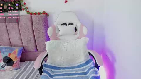 Snapshot of alisson_boobs_ chatting on 06/16/26, 02:14 Alisson online show from 06/16/26, 02:14