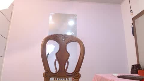 Snapshot of alisson_freckles chatting on 12/14/24, 01:50 Alisson online show from 12/14/24, 01:50