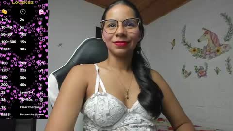 Snapshot of alisson_hoffman05 chatting on 06/02/26, 08:00 Alisson hoffman05 online show from 06/02/26, 08:00