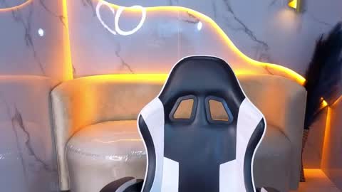 alisson_tx_ online show from 04/13/26, 08:03