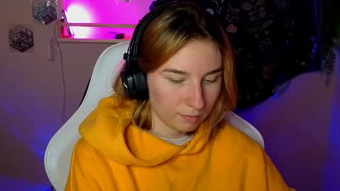 Snapshot of alisun_ chatting on 09/21/25, 07:48 A L I C E online show from 09/21/25, 07:48