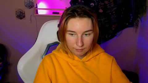 Snapshot of alisun_ chatting on 09/22/25, 08:22 A L I C E online show from 09/22/25, 08:22