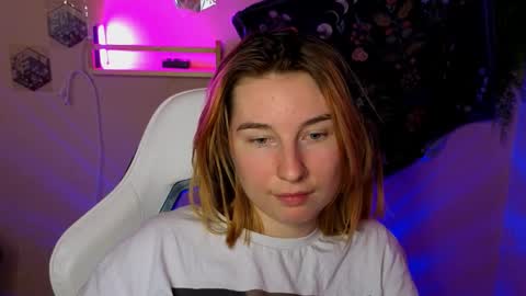 Snapshot of alisun_ chatting on 09/24/25, 06:55 A L I C E online show from 09/24/25, 06:55