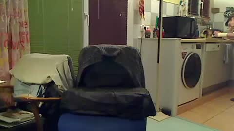 Snapshot of alix300 chatting on 02/03/25, 05:51 Sandwich online show from 02/03/25, 05:51