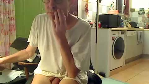 Snapshot of alix300 chatting on 11/07/25, 04:01 Sandwich online show from 11/07/25, 04:01