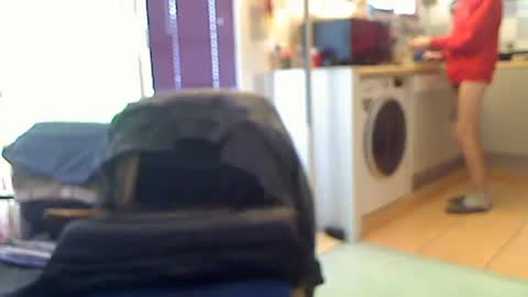 Snapshot of alix300 chatting on 11/29/25, 09:01 Sandwich online show from 11/29/25, 09:01