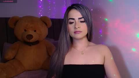 Snapshot of alix_barker chatting on 11/22/25, 12:31 Alix online show from 11/22/25, 12:31