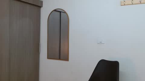 alix online show from 11/06/25, 06:20