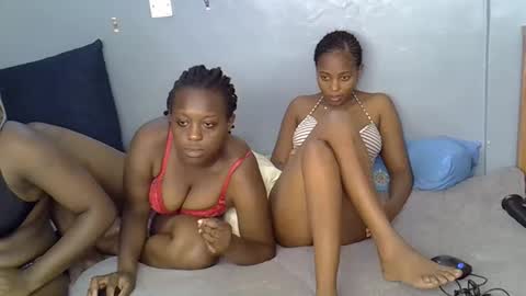 aliyah001 online show from 10/26/25, 12:22