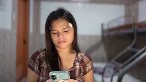 Snapshot of aliyah_molly chatting on 04/16/26, 04:19 aliyah online show from 04/16/26, 04:19