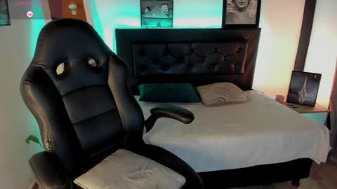 Alizee online show from 01/29/25, 10:53