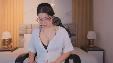 alkivamoon online show from 04/24/26, 07:38