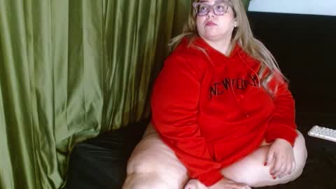 Snapshot of allegra_ferragamo chatting on 12/21/24, 06:09 Ale online show from 12/21/24, 06:09