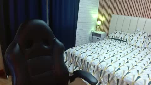 Snapshot of allegra_ferragamo chatting on 02/09/25, 11:25 Ale online show from 02/09/25, 11:25