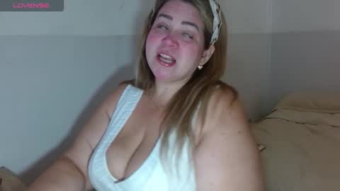 Snapshot of allegra_ferragamo chatting on 09/25/25, 04:11 Ale online show from 09/25/25, 04:11