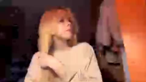 Snapshot of allegralenherr chatting on 12/15/25, 07:56 Lina online show from 12/15/25, 07:56