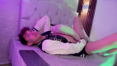 Snapshot of allen_starck chatting on 02/07/25, 03:52 Allen online show from 02/07/25, 03:52