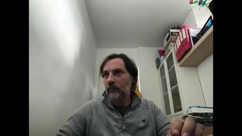 Snapshot of allenvic chatting on 12/17/25, 12:11 allenvic online show from 12/17/25, 12:11