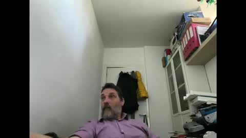 Snapshot of allenvic chatting on 03/18/26, 10:18 allenvic online show from 03/18/26, 10:18