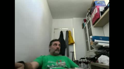 Snapshot of allenvic chatting on 04/15/26, 08:10 allenvic online show from 04/15/26, 08:10