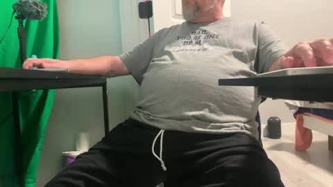 Allergictolove online show from 01/09/25, 12:14