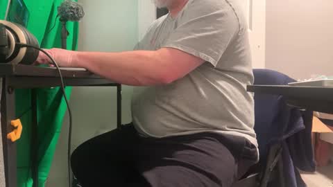 Allergictolove online show from 02/16/25, 01:25