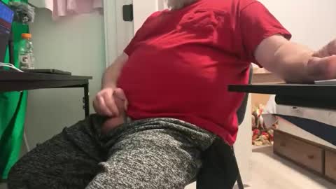 Allergictolove online show from 12/01/25, 05:51