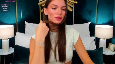 Lexi online show from 10/04/25, 05:27