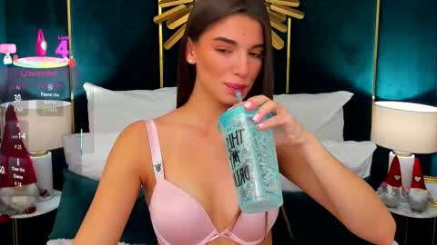 Lexi online show from 12/14/25, 06:41