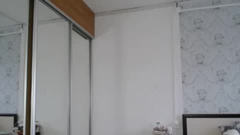 Snapshot of allexandraxxx chatting on 12/21/25, 11:17 allexandraxxx online show from 12/21/25, 11:17