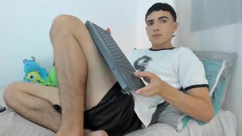 Snapshot of allexserrano chatting on 12/05/24, 02:53 Allex online show from 12/05/24, 02:53