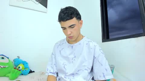 Snapshot of allexserrano chatting on 12/06/24, 10:52 Allex online show from 12/06/24, 10:52