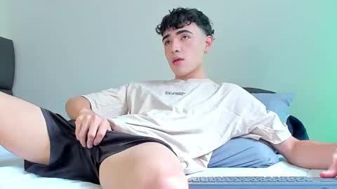 Snapshot of allexserrano chatting on 09/26/25, 07:07 Allex online show from 09/26/25, 07:07