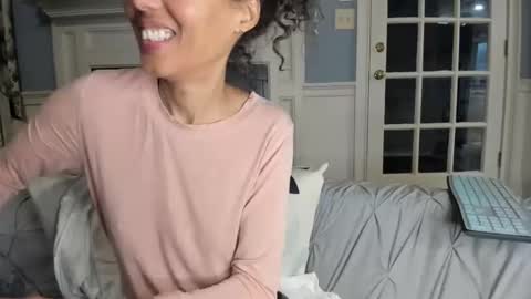 wishlist on bio online show from 03/03/25, 02:15